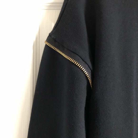 Forever 21 Black Crewneck Sweater - Picture 3 of 8